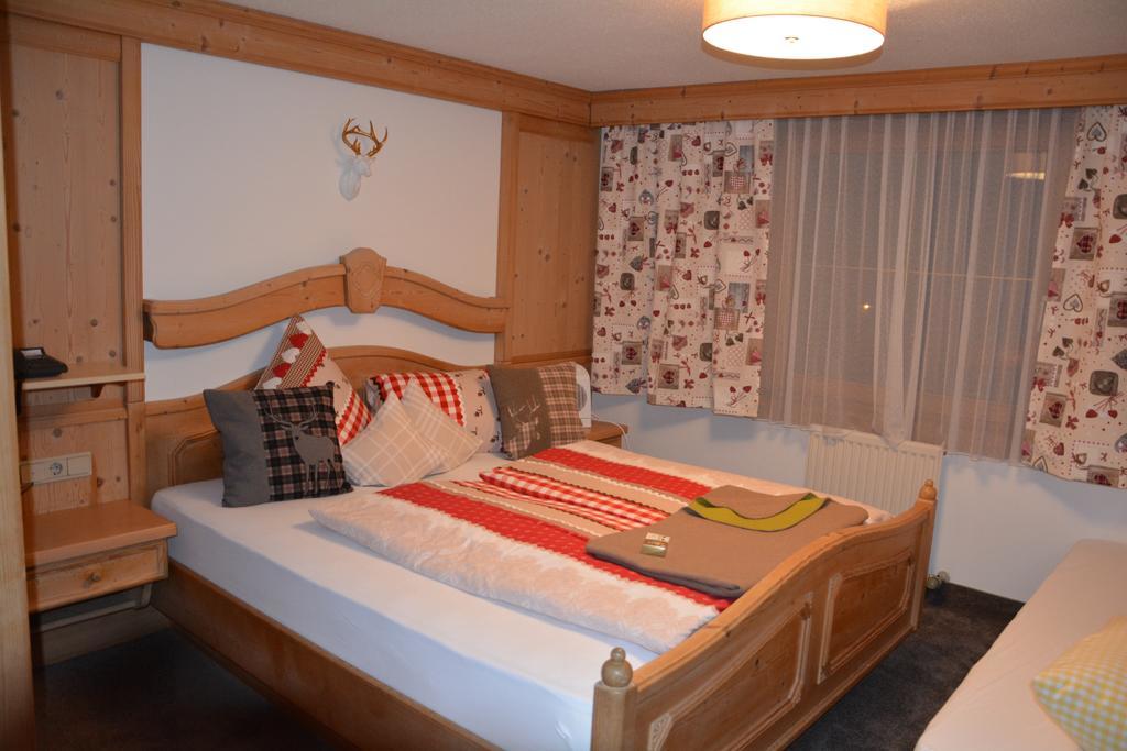 Hotel Schwarzenstein 3*